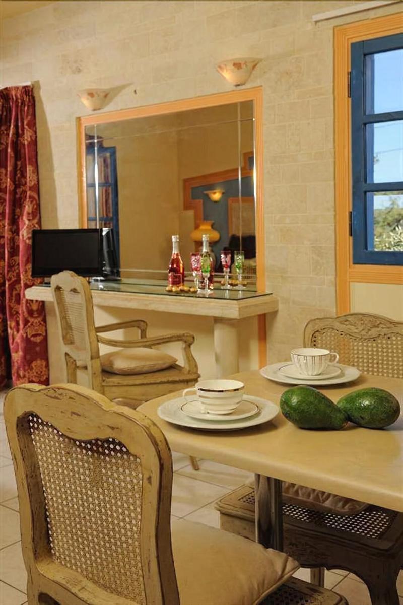Parthenis Hotel & Suites Μάλια Εξωτερικό φωτογραφία